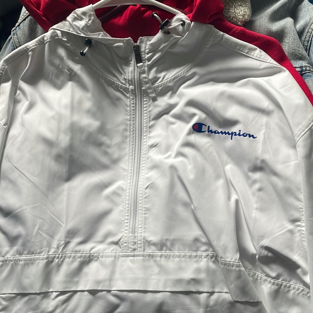 Champion wind breaker size large